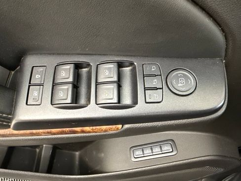 Used 2017 Chevrolet Tahoe Premier AWD/4WD image 10