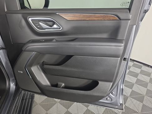 Used 2022 Chevrolet Suburban High Country AWD/4WD image 42