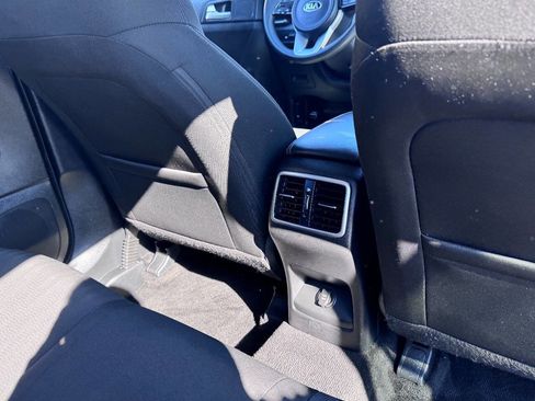 Used 2020 Kia Sportage LX image 9