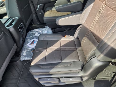 New 2026 Chevrolet Suburban High Country RWD image 14