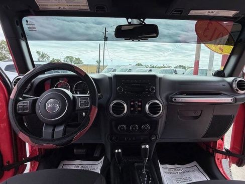 Used 2013 Jeep Wrangler Unlimited Sahara w/ Connectivity Group image 15