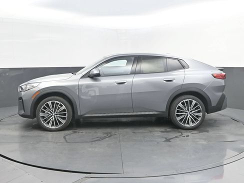 New 2026 BMW X2 xDrive28i w/ Convenience Package AWD/4WD image 2