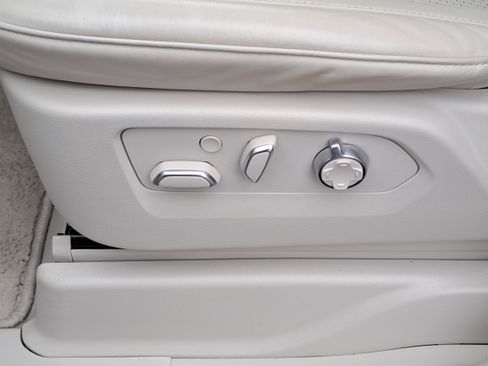 Used 2024 Cadillac Escalade ESV Sport Platinum w/ LPO, ONYX Package image 22