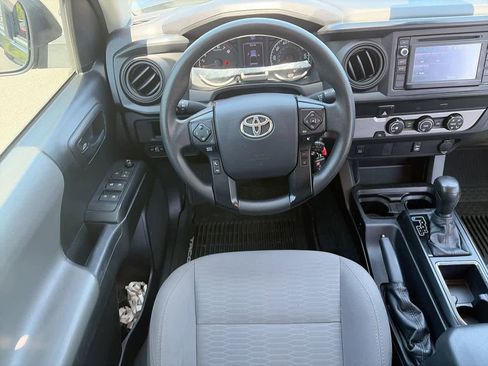 Used 2019 Toyota Tacoma SR w/ SR Convenience Package image 10
