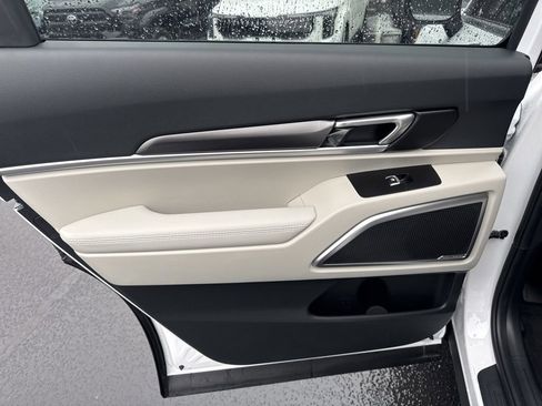 New 2025 Kia Telluride S image 14