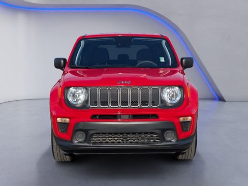 Used 2023 Jeep Renegade Latitude AWD/4WD image 6