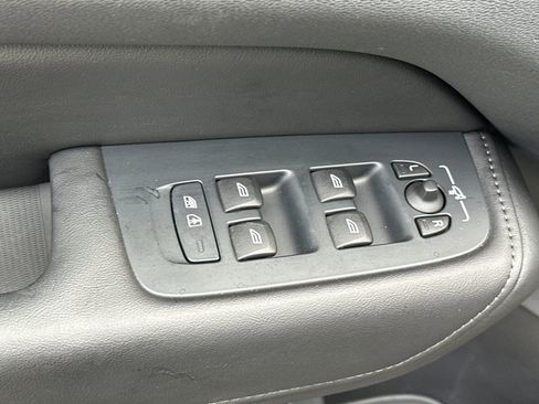 Certified 2025 Volvo XC60 B5 Plus image 13