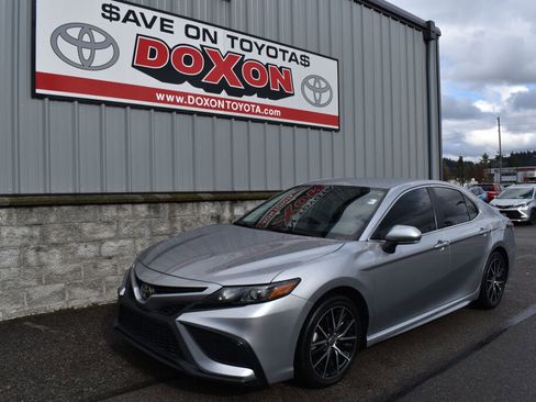 Certified 2023 Toyota Camry SE image 1