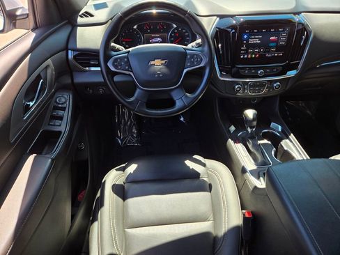 Used 2023 Chevrolet Traverse LT w/ LPO, Cargo Package FWD image 10