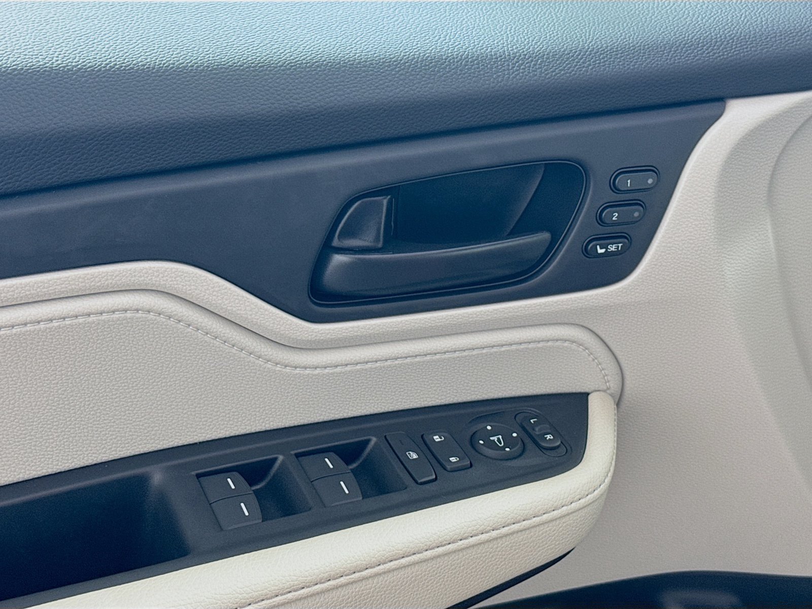 Used 2026 Honda Odyssey EX-L image 19