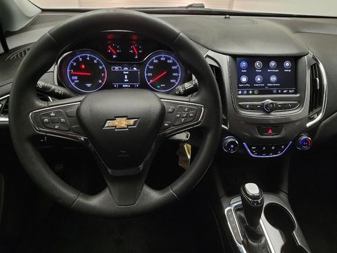 Used 2019 Chevrolet Cruze LT FWD image 22