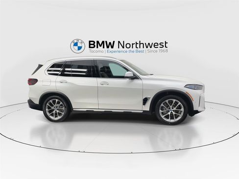 New 2026 BMW X5 xDrive50e w/ Climate Comfort Package image 5