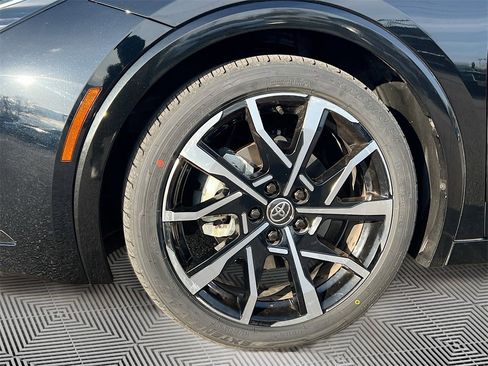 Used 2024 Toyota Prius Prime XSE Premium image 29