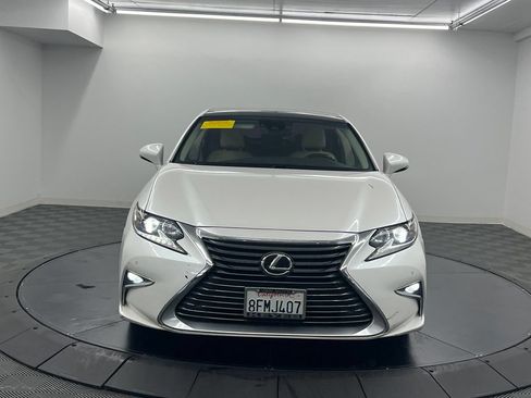 Used 2017 Lexus ES 350 w/ Navigation System Package FWD image 6