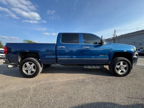 Used 2017 Chevrolet Silverado 2500 LTZ w/ Duramax Plus Package AWD/4WD image 7