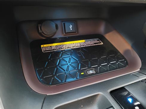 Used 2021 Toyota RAV4 Limited image 31