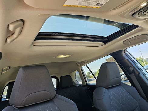 Used 2024 Toyota Corolla Cross LE w/ Moonroof Package image 19