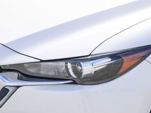 Used 2021 MAZDA CX-5 Touring image 8