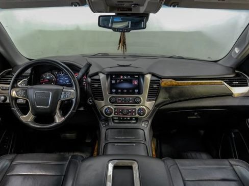 Used 2015 GMC Yukon Denali w/ Touring Package AWD/4WD image 22