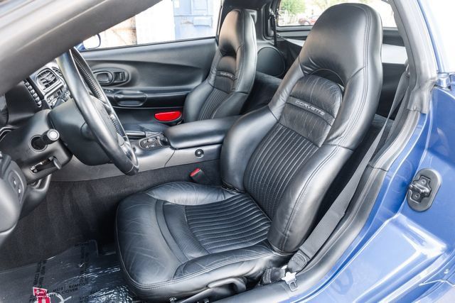 Used 2003 Chevrolet Corvette Coupe w/ Preferred Equipment Group RWD image 5