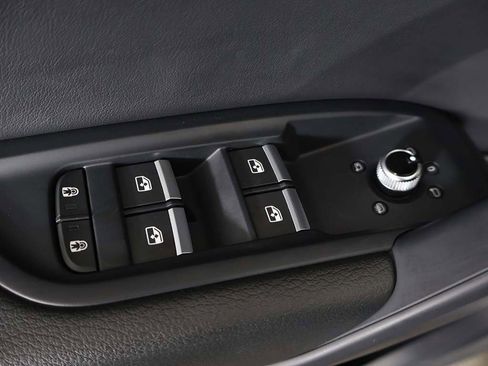 Used 2023 Audi Q5 2.0T Premium w/ Convenience Package image 40