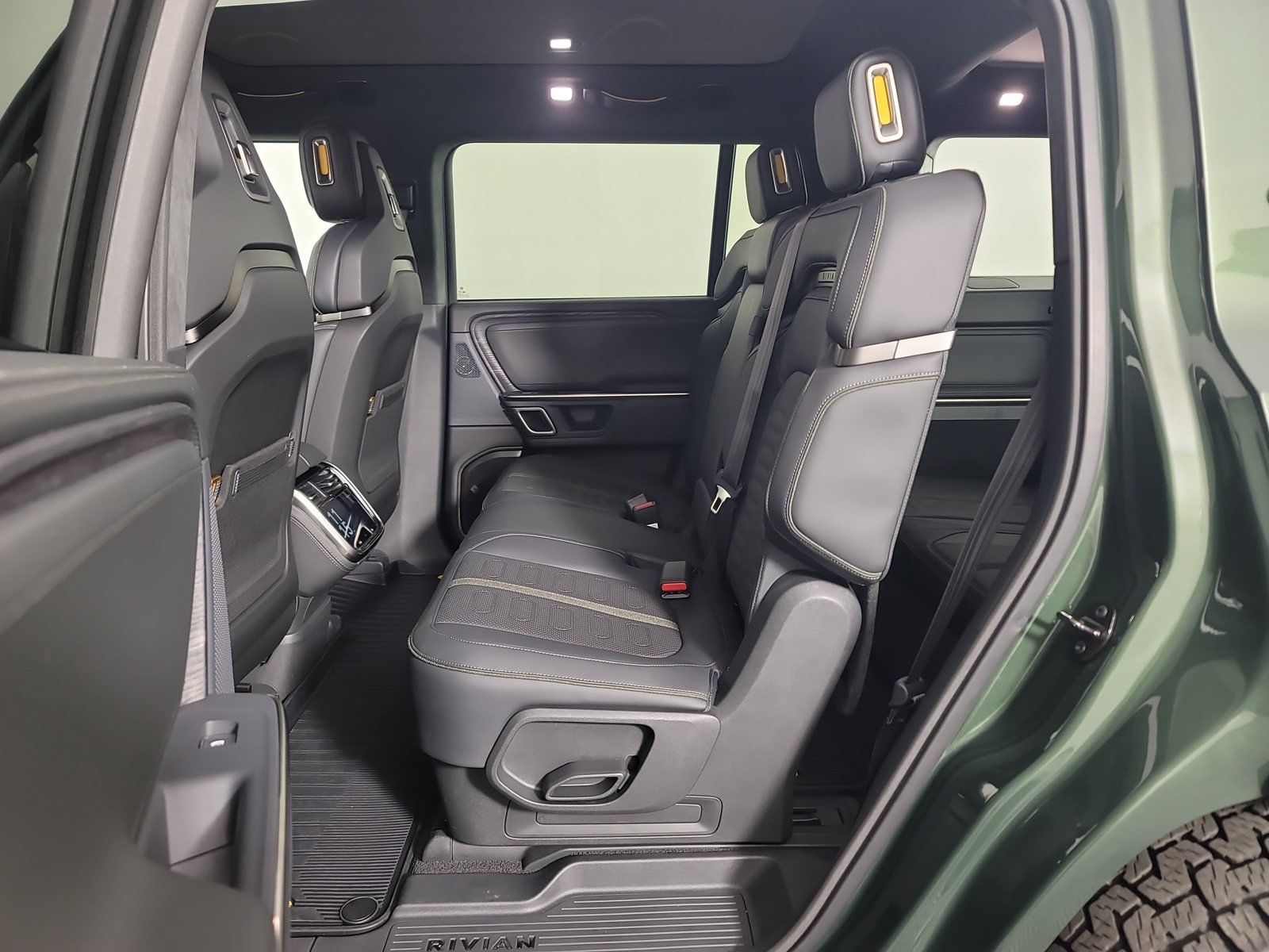 Used 2023 Rivian R1S Adventure Dual AWD/4WD image 21