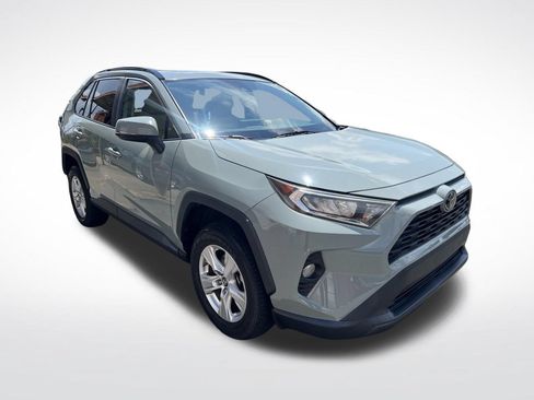 Used 2019 Toyota RAV4 XLE w/ Convenience Package FWD image 9