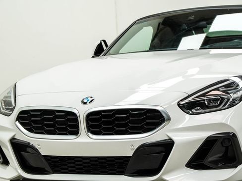 Used 2025 BMW Z4 sDrive30i image 2