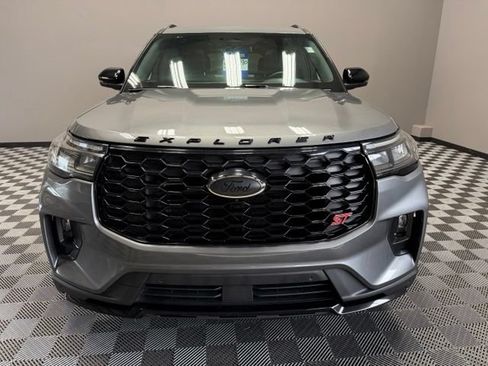 Used 2025 Ford Explorer ST w/ Sun And Sound Package AWD/4WD image 4