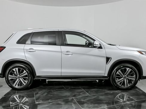 New 2025 Mitsubishi Outlander Sport SE image 9