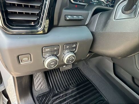 Used 2024 GMC Sierra 2500 AT4X image 23