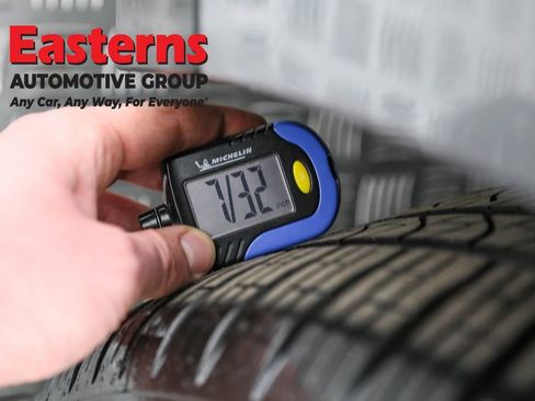 Used 2023 BMW 740i w/ Executive Package image 35