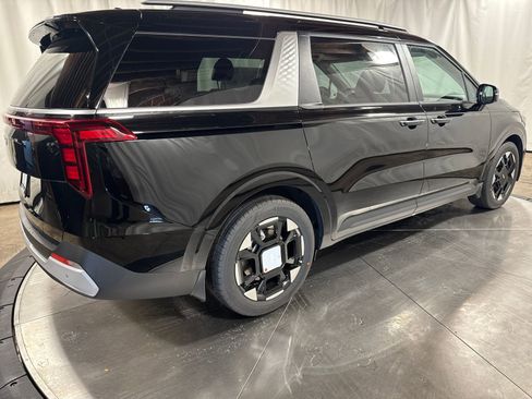 New 2026 Kia Carnival EX FWD image 8