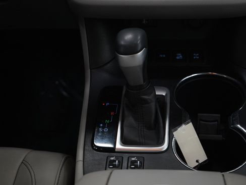 Used 2016 Toyota Highlander XLE AWD/4WD image 15