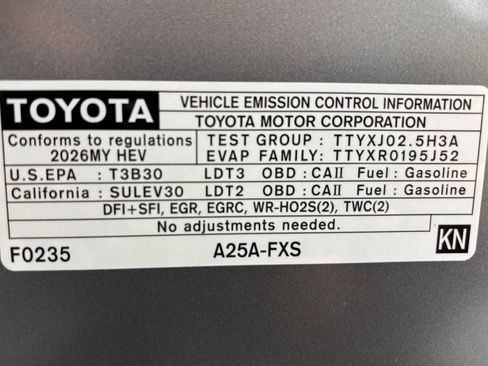 Used 2026 Toyota Sienna LE FWD image 73