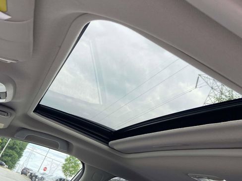 Used 2019 Subaru Crosstrek 2.0i Limited w/ Moonroof Package w/Navigation AWD/4WD image 9