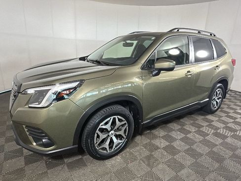Used 2023 Subaru Forester Premium AWD/4WD image 8