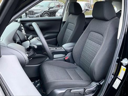 Used 2025 Honda HR-V LX image 7