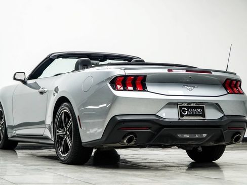 Used 2025 Ford Mustang Premium RWD image 12