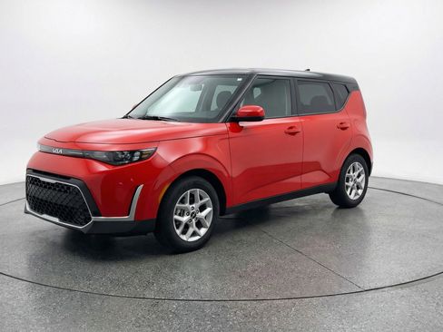 Used 2025 Kia Soul LX w/ LX Technology Package image 3