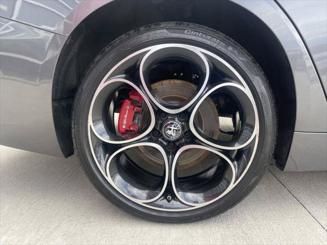 Certified 2022 Alfa Romeo Giulia Veloce AWD/4WD image 9