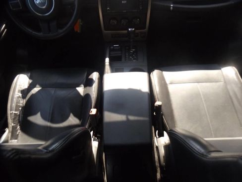 Used 2012 Jeep Liberty Sport image 13