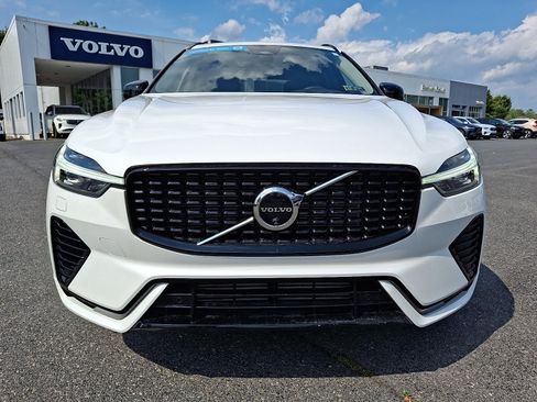 Used 2024 Volvo XC60 T8 Plus w/ Protection Package Premier AWD/4WD image 2
