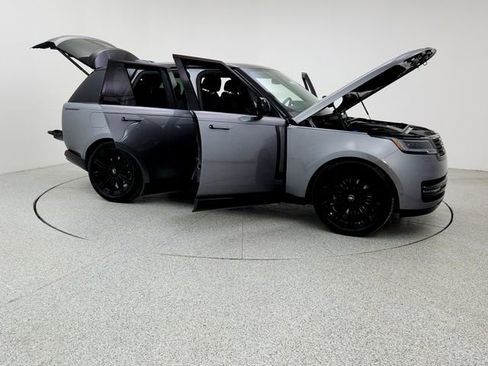 Certified 2024 Land Rover Range Rover SE image 10