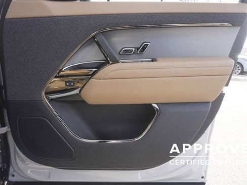 Used 2024 Land Rover Range Rover Sport SE image 21