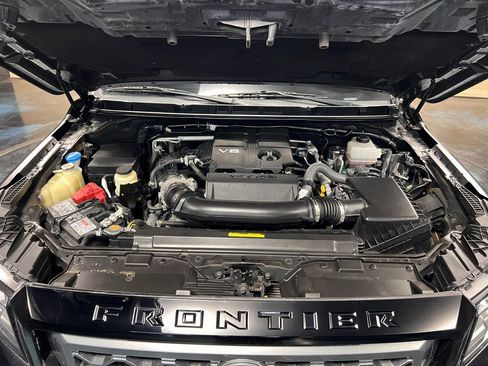 Used 2023 Nissan Frontier SV w/ Technology Package image 18