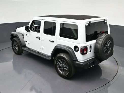 Used 2026 Jeep Wrangler Unlimited Sport AWD/4WD image 19