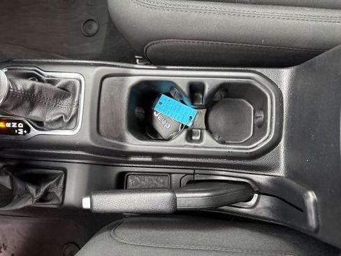 Used 2021 Jeep Gladiator Willys image 28