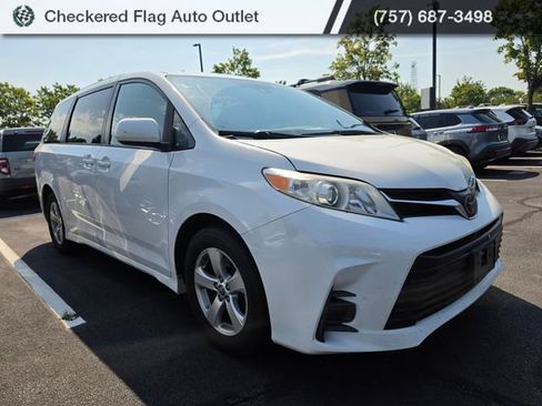 Used 2020 Toyota Sienna LE FWD image 3