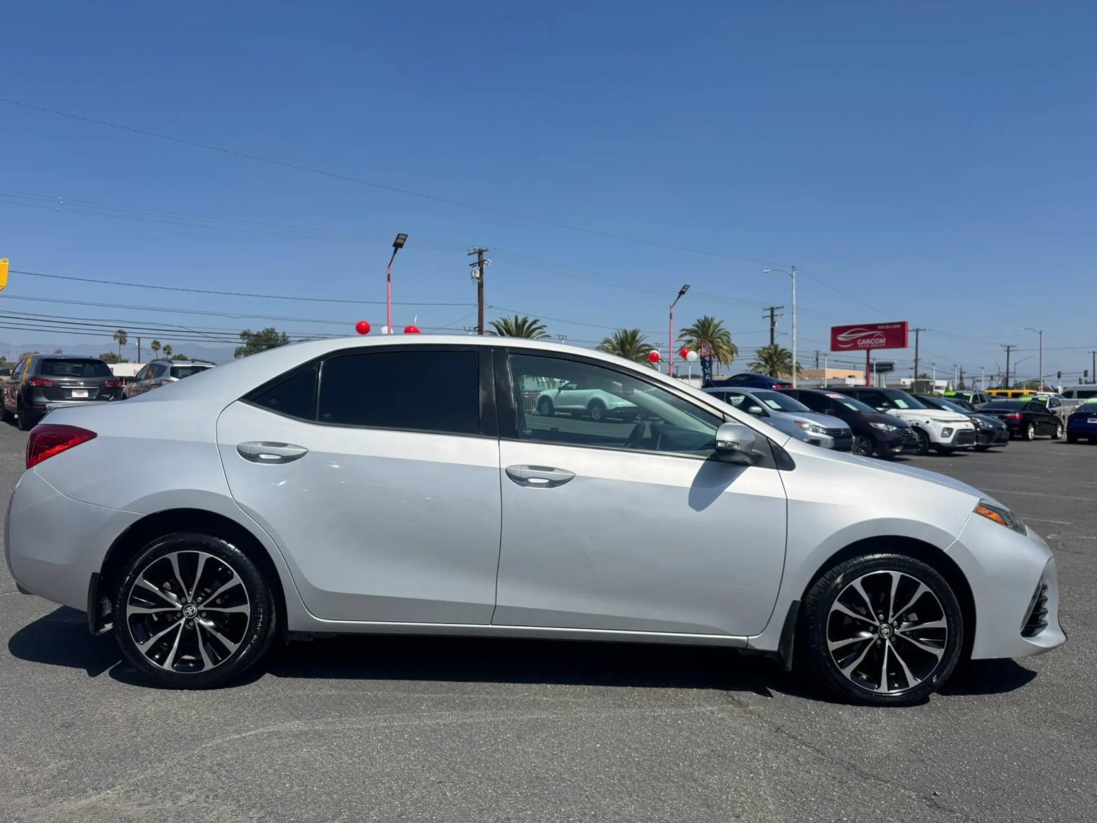 Used 2017 Toyota Corolla SE w/ Carpet Mat Package (TMS) FWD image 10